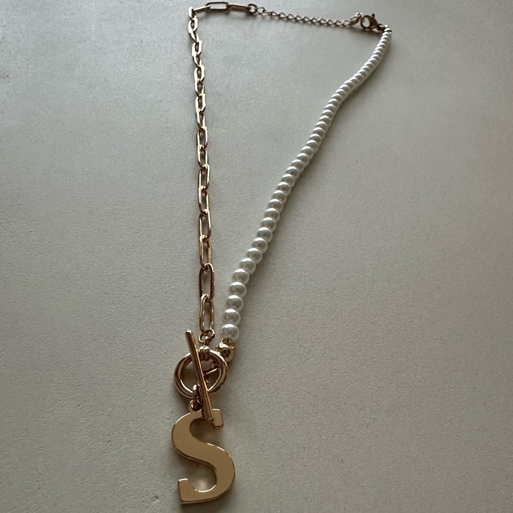 “S” gold + pearl necklace - Picture 2 of 3